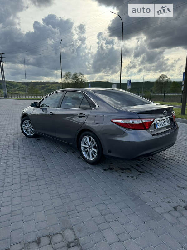 2016 toyota camry
