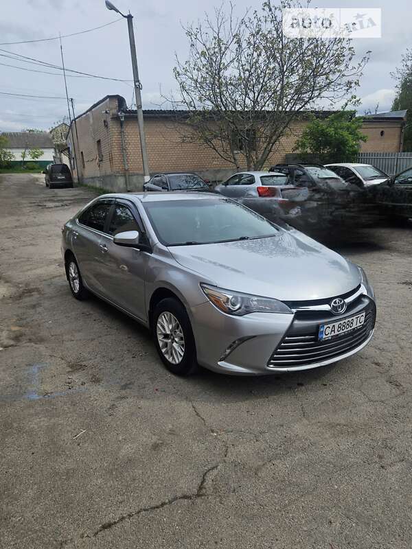2016 toyota camry