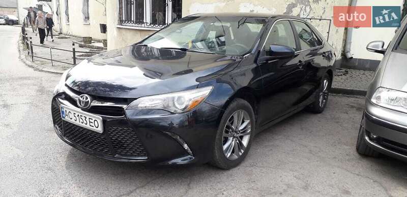 2016 toyota camry
