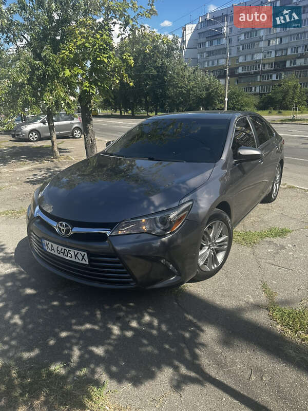 2016 toyota camry