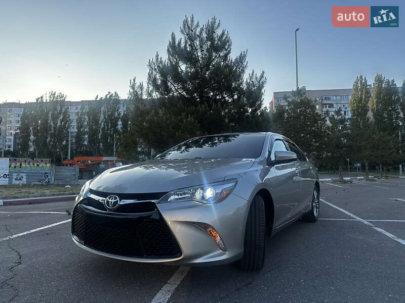 2016 toyota camry