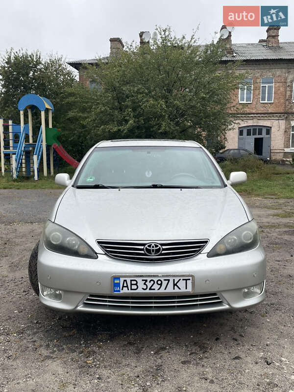 2004 toyota camry