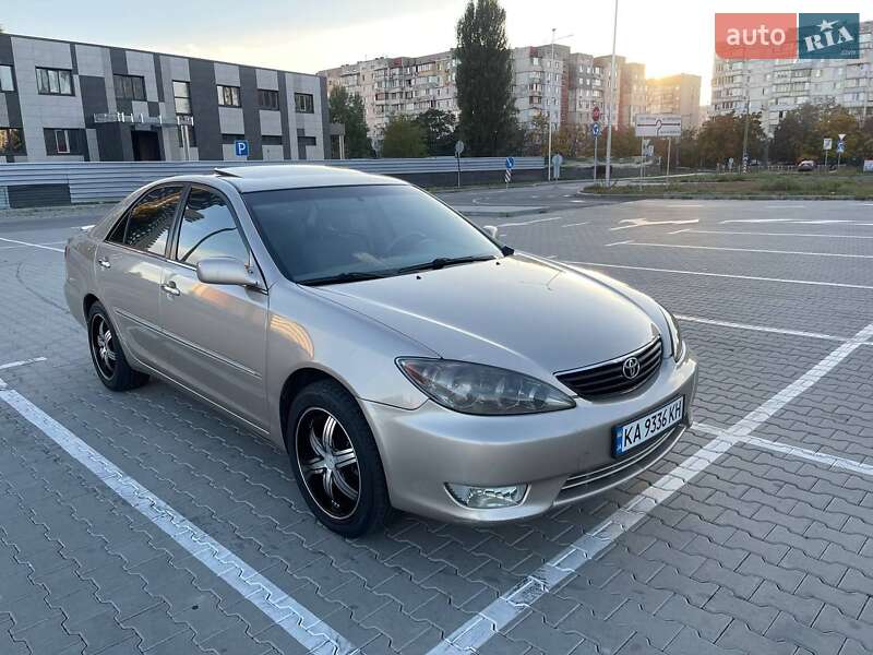 2005 toyota camry