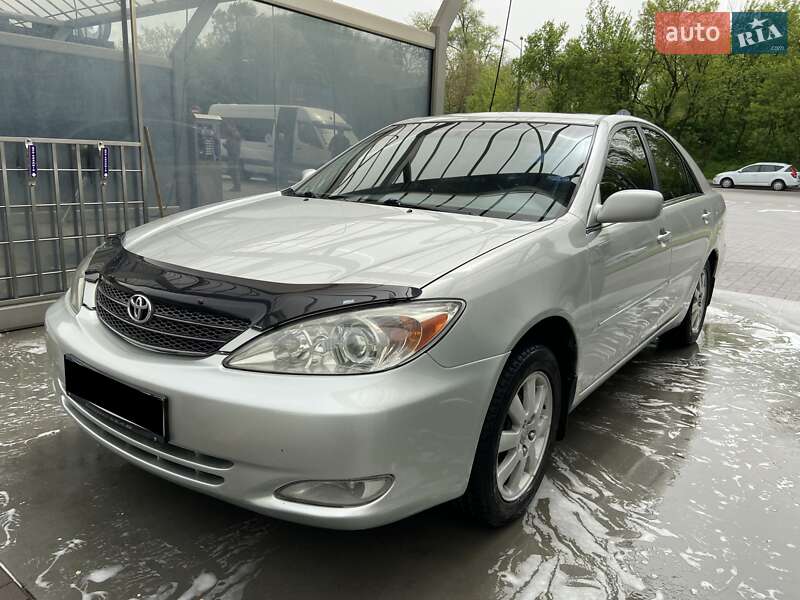 2004 toyota camry