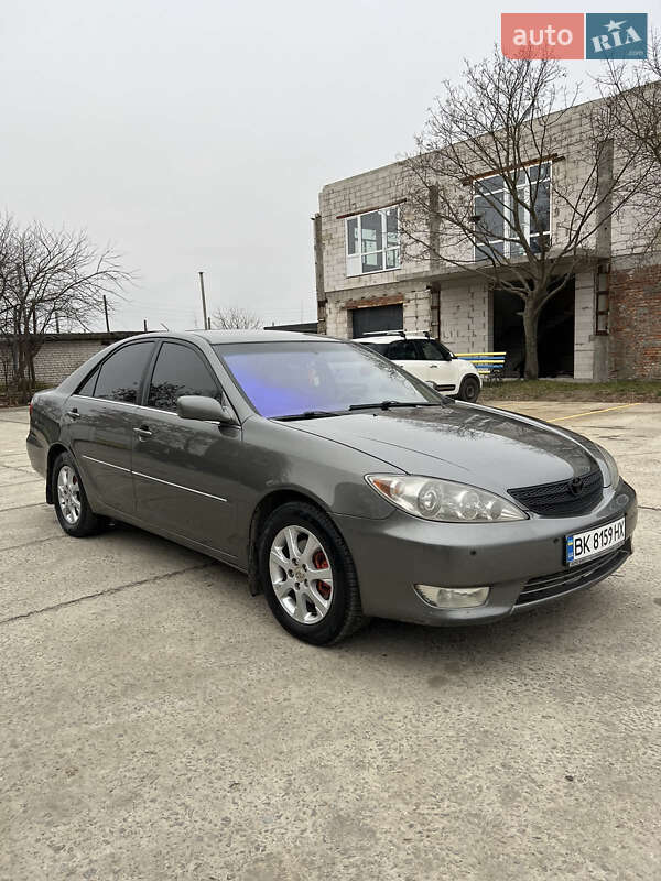 2005 toyota camry
