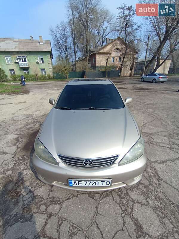 2004 toyota camry