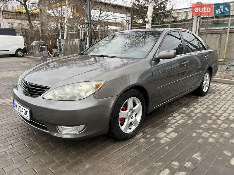 2004 toyota camry