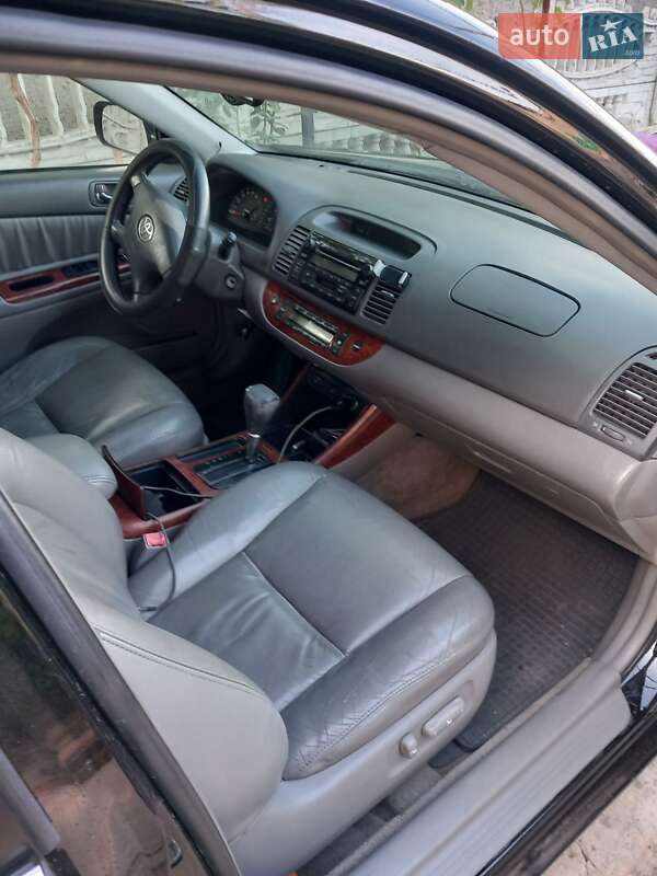 2004 toyota camry