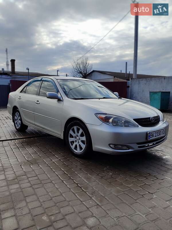 2004 toyota camry