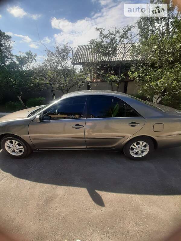 2005 toyota camry