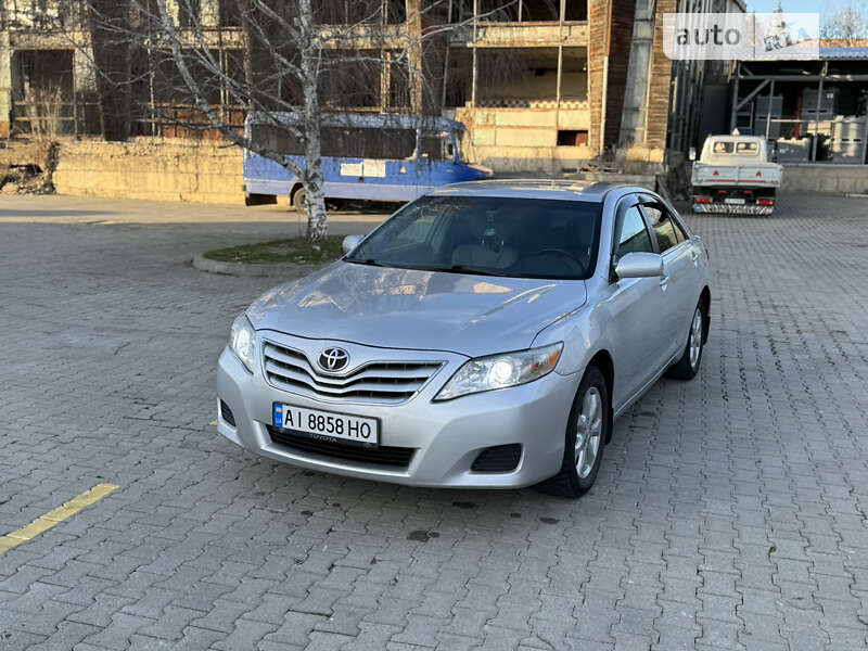 2010 toyota camry