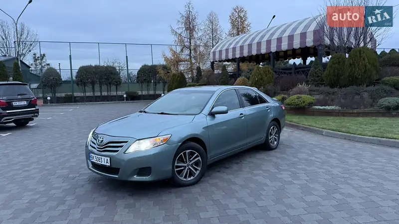 2010 toyota camry