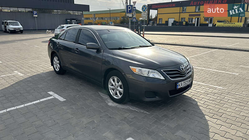 2010 toyota camry