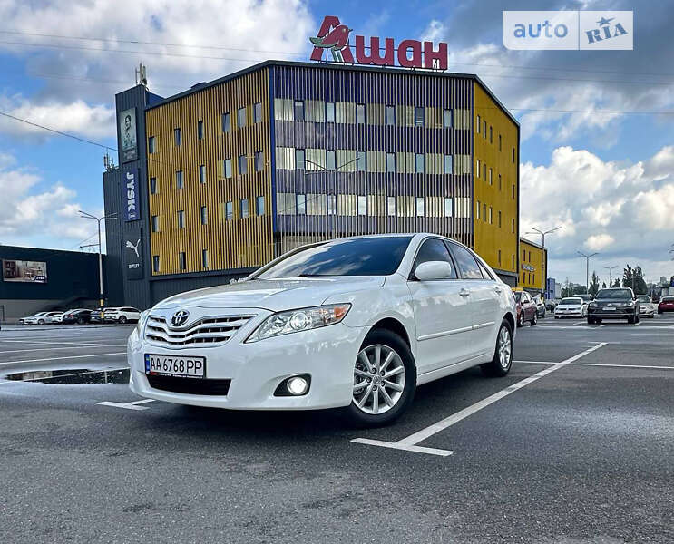 2010 toyota camry