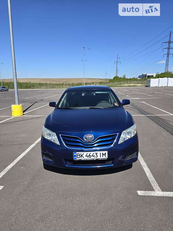 2010 toyota camry