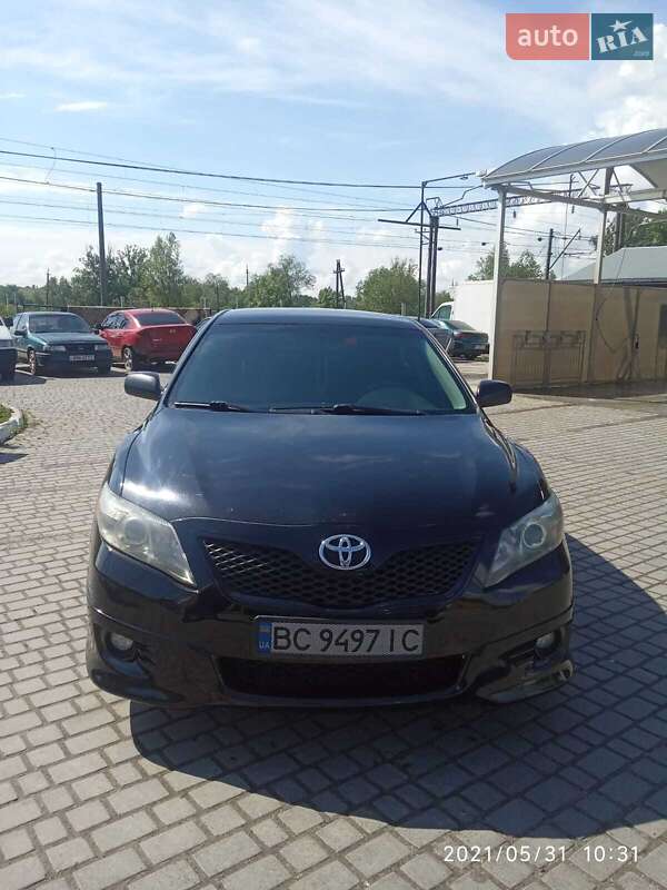 2010 toyota camry