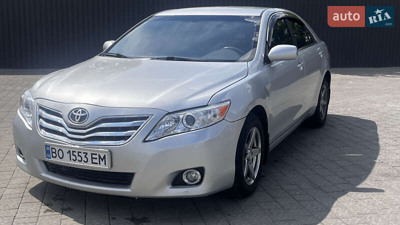 2010 toyota camry