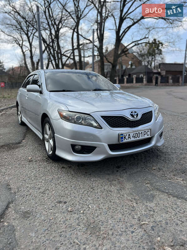 2011 toyota camry