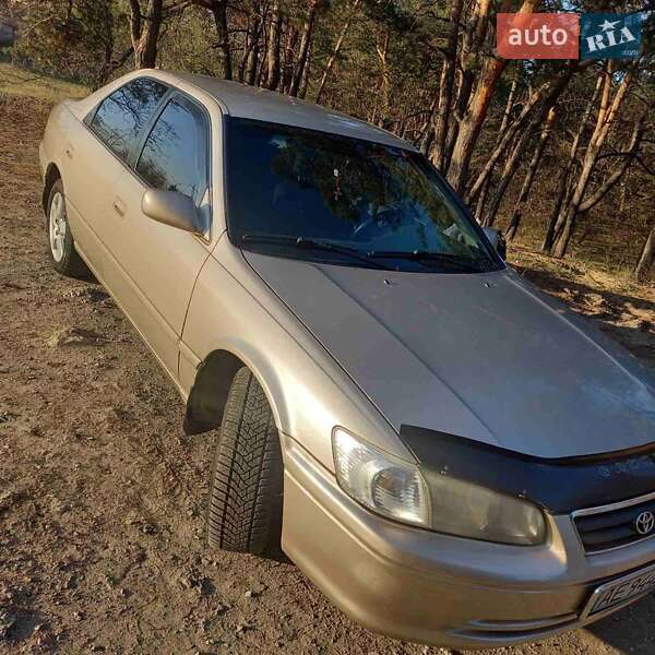 2000 toyota camry