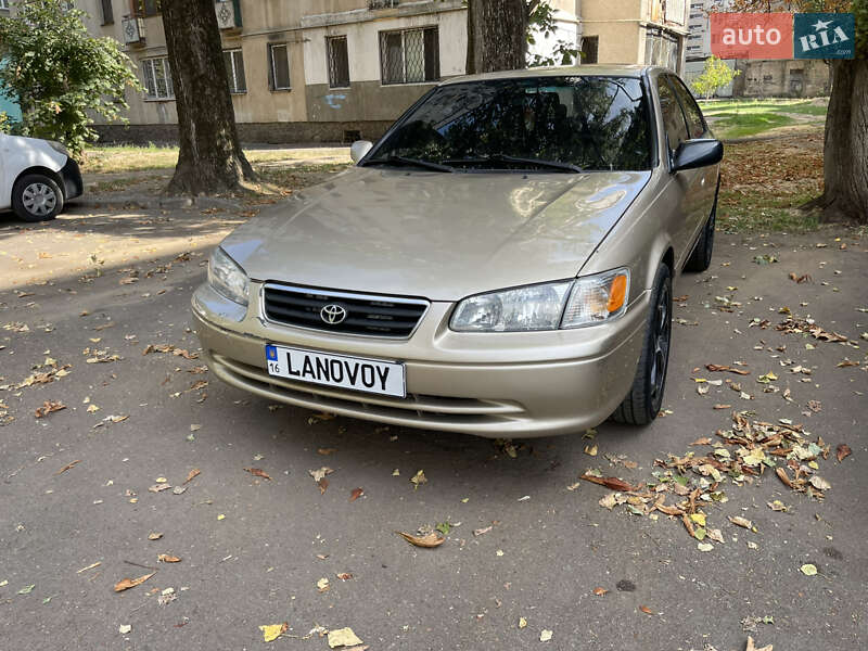 2001 toyota camry