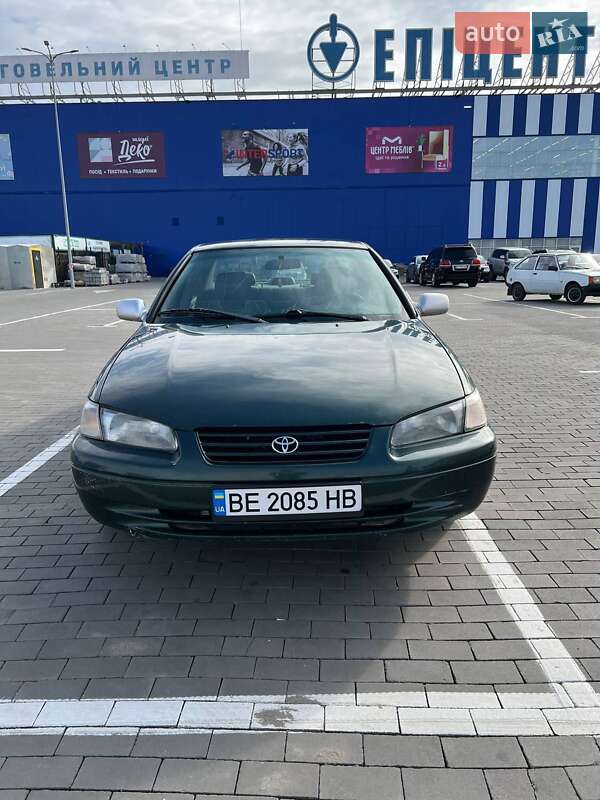 1999 toyota camry