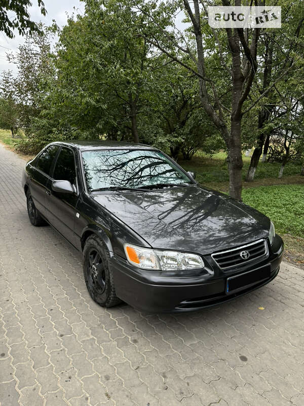 2001 toyota camry