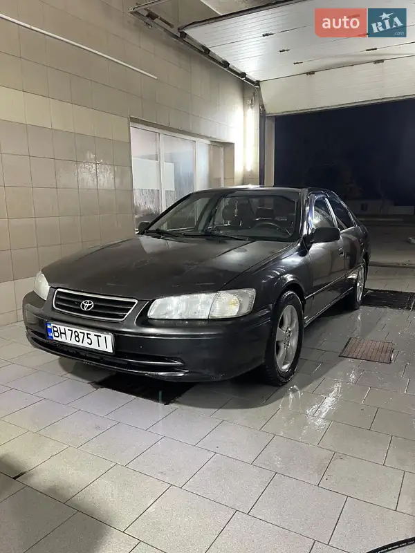 2000 toyota camry