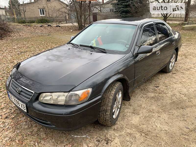 2000 toyota camry