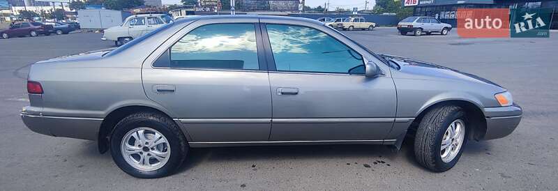 1999 toyota camry
