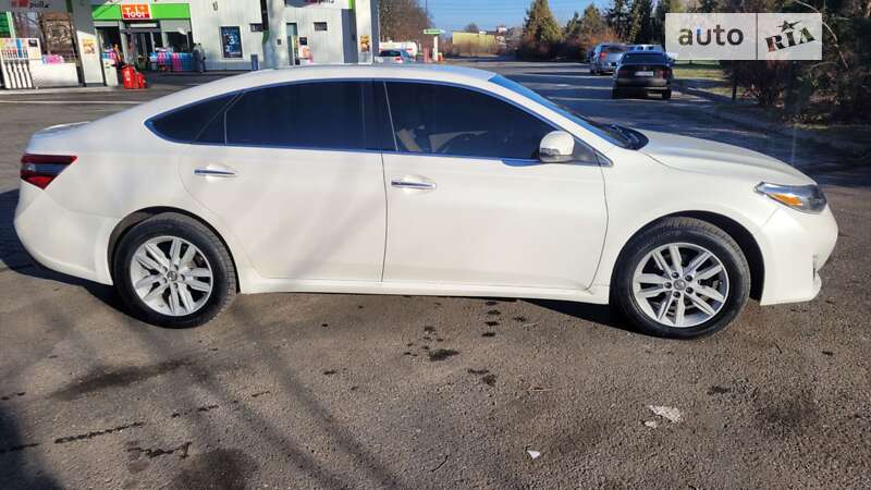 2012 toyota avalon