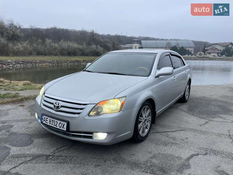 2005 toyota avalon