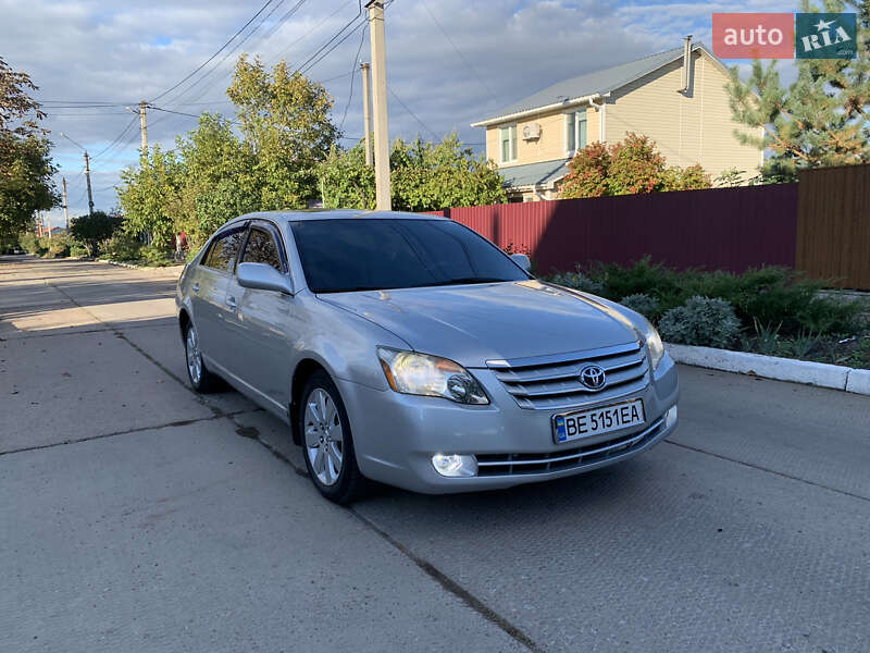 2005 toyota avalon