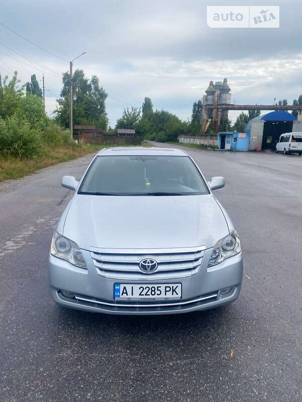2005 toyota avalon