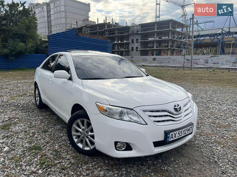2011 toyota camry