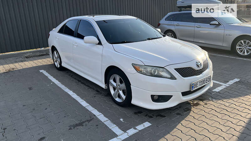 2010 toyota camry