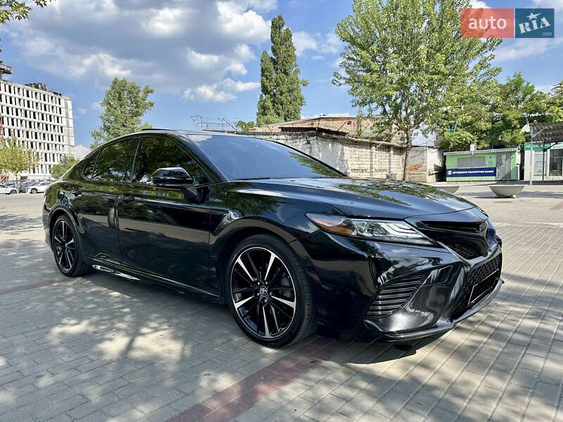 2019 toyota camry