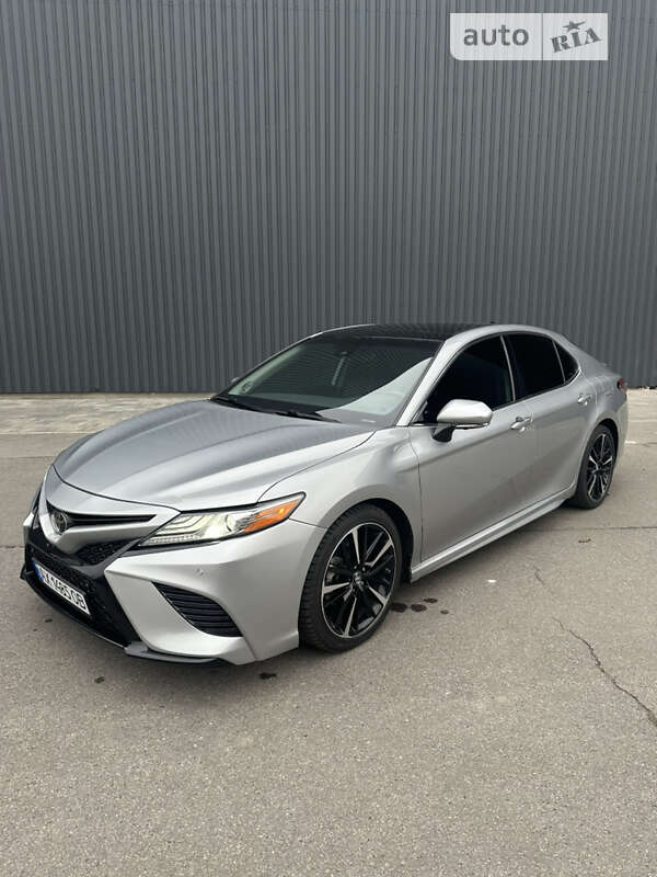 2019 toyota camry
