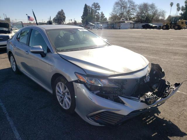 2021 toyota camry le