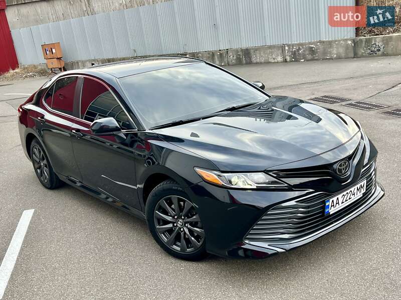 2019 toyota camry