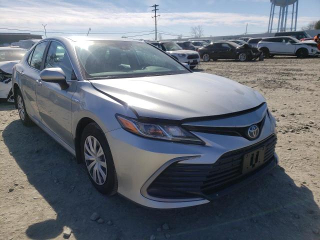2021 toyota camry le