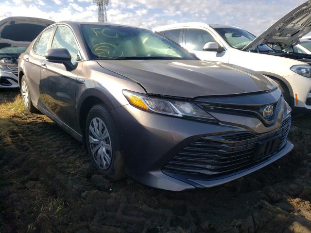 2020 toyota camry le