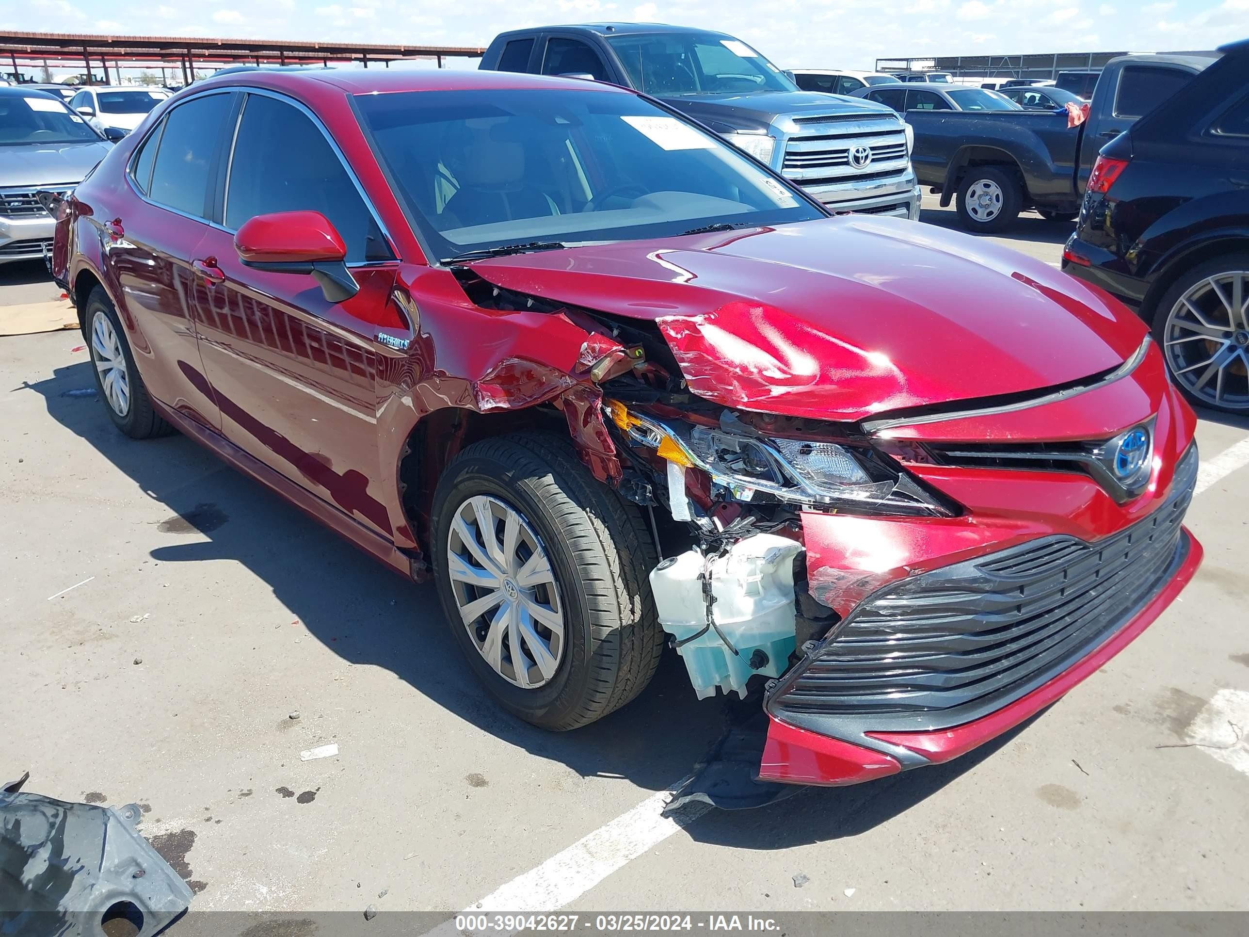 2019 toyota camry hybrid