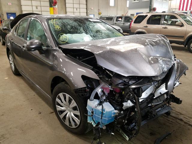 2020 toyota camry le
