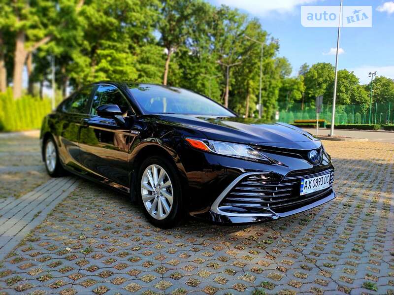 2020 toyota camry