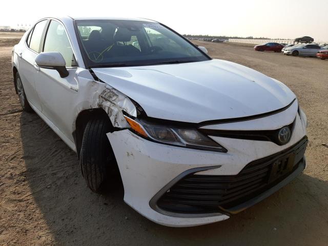 2021 toyota camry le