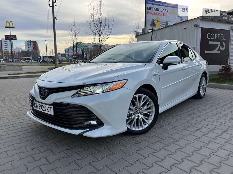 2020 toyota camry