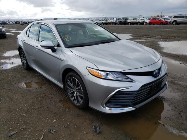 2021 toyota camry xle
