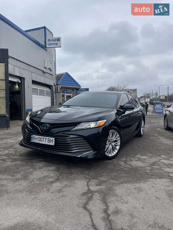 2019 toyota camry