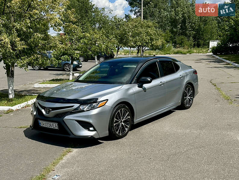 2019 toyota camry