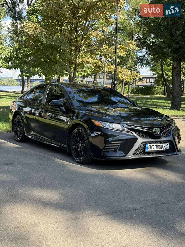 2019 toyota camry